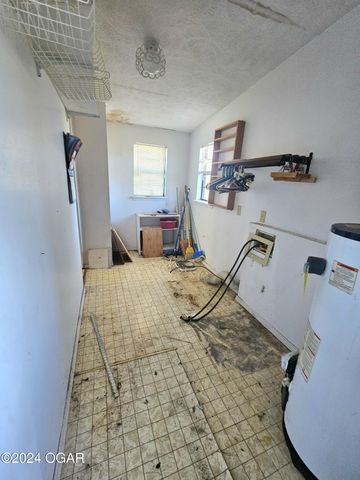 444 E 8th Street, Baxter Springs, KS 66713