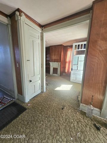 444 E 8th Street, Baxter Springs, KS 66713