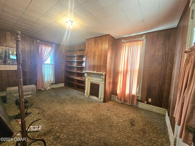 444 E 8th Street, Baxter Springs, KS 66713