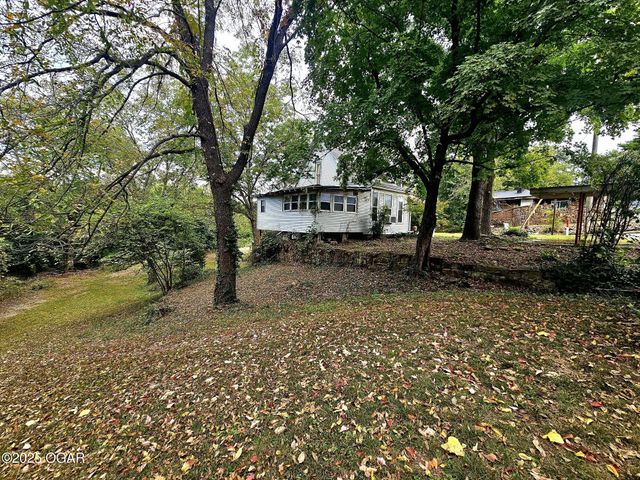 444 E 8th Street, Baxter Springs, KS 66713