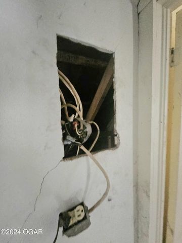 444 E 8th Street, Baxter Springs, KS 66713