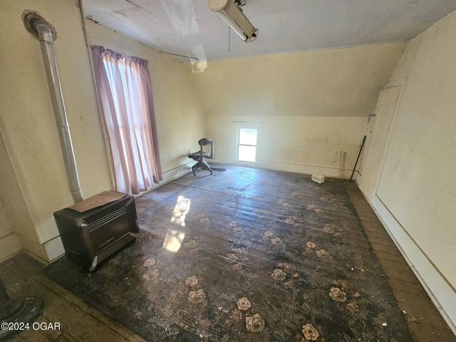 444 E 8th Street, Baxter Springs, KS 66713