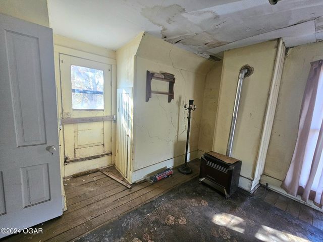 444 E 8th Street, Baxter Springs, KS 66713