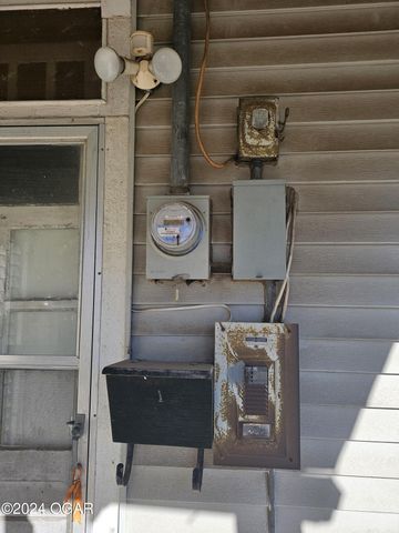 444 E 8th Street, Baxter Springs, KS 66713