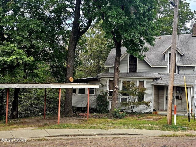 444 E 8th Street, Baxter Springs, KS 66713