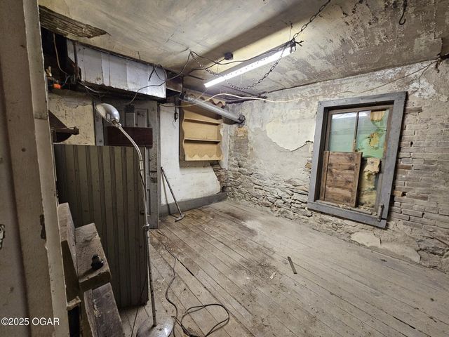 444 E 8th Street, Baxter Springs, KS 66713