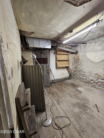 444 E 8th Street, Baxter Springs, KS 66713