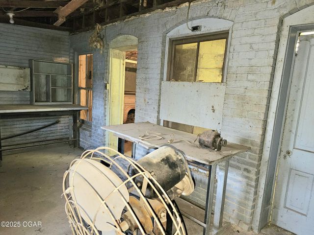 444 E 8th Street, Baxter Springs, KS 66713