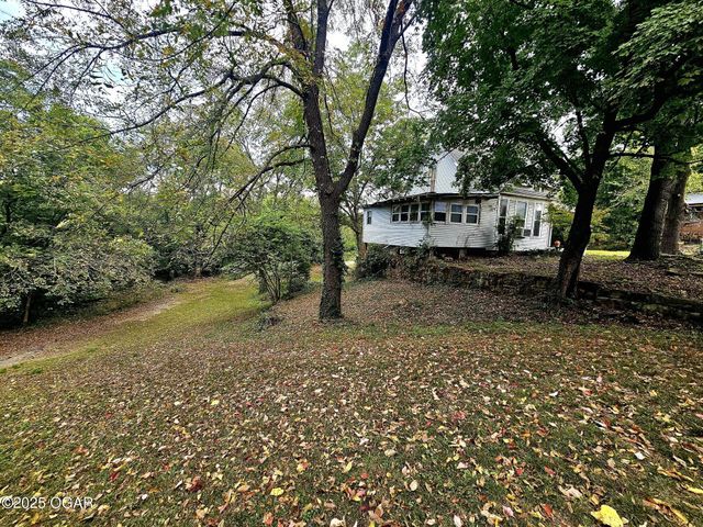 444 E 8th Street, Baxter Springs, KS 66713