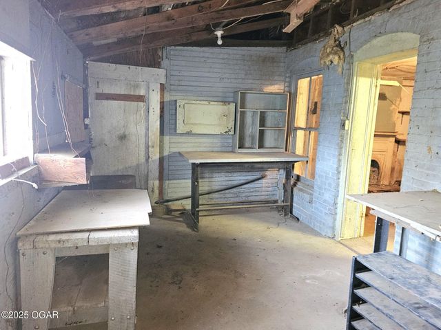 444 E 8th Street, Baxter Springs, KS 66713