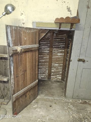 444 E 8th Street, Baxter Springs, KS 66713