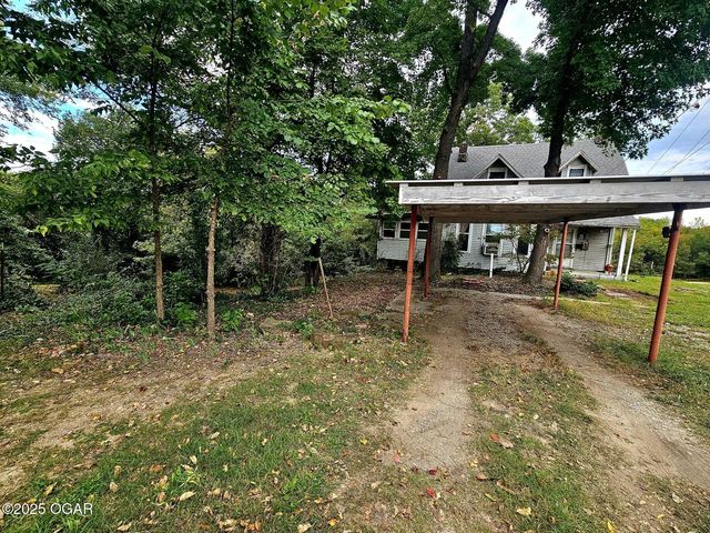 444 E 8th Street, Baxter Springs, KS 66713