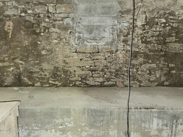 444 E 8th Street, Baxter Springs, KS 66713