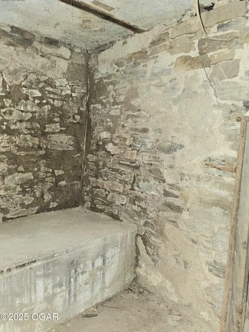 444 E 8th Street, Baxter Springs, KS 66713