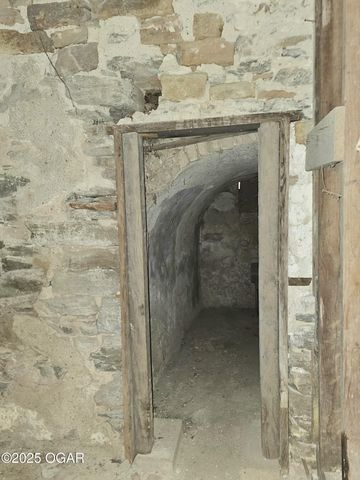 444 E 8th Street, Baxter Springs, KS 66713