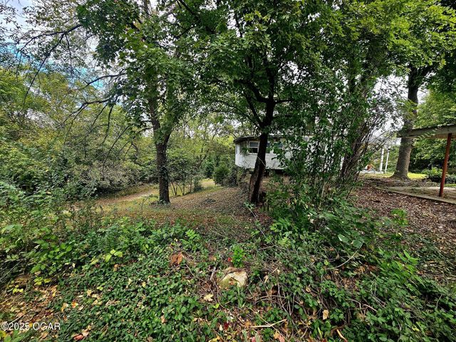 444 E 8th Street, Baxter Springs, KS 66713