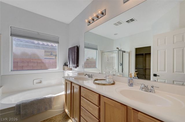 8225 Alden Pines Court, Las Vegas, NV 89131