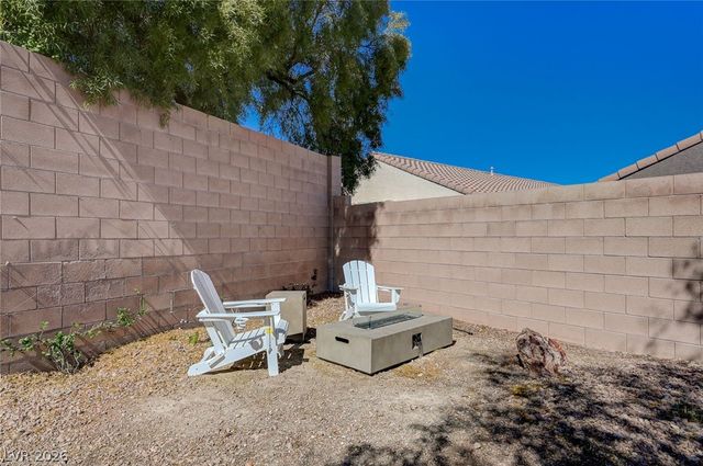 8225 Alden Pines Court, Las Vegas, NV 89131