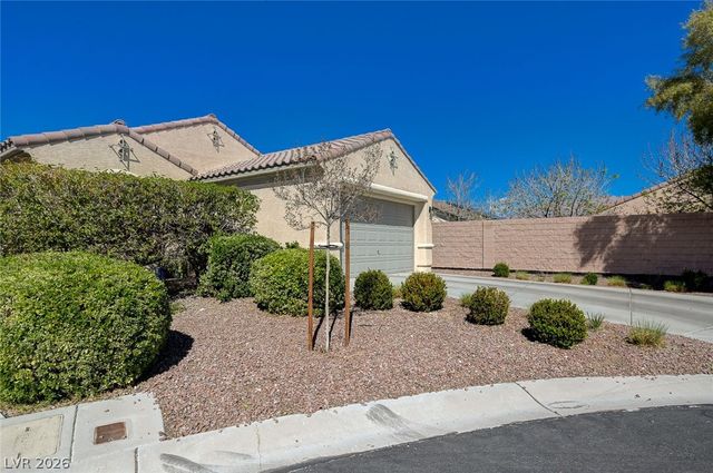 8225 Alden Pines Court, Las Vegas, NV 89131