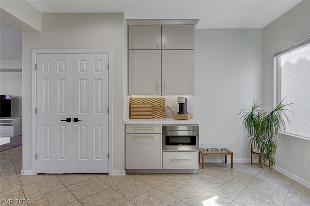 8225 Alden Pines Court, Las Vegas, NV 89131