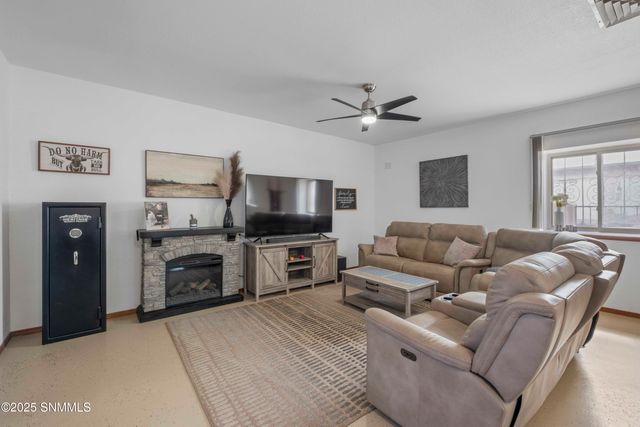 5351 Cristo Rey Street, Dona Ana, NM 88032