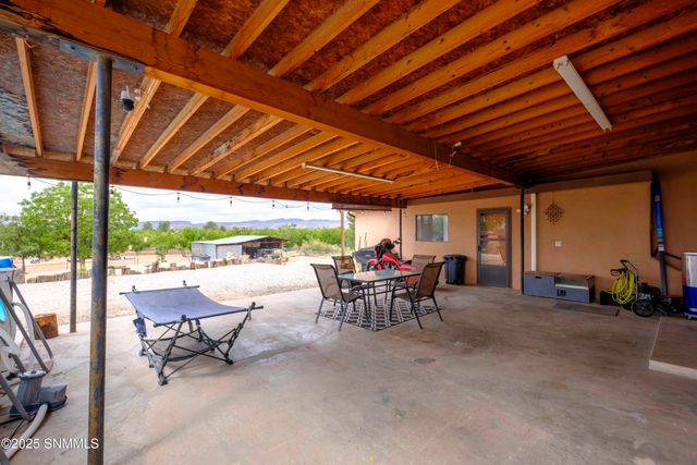 5351 Cristo Rey Street, Dona Ana, NM 88032