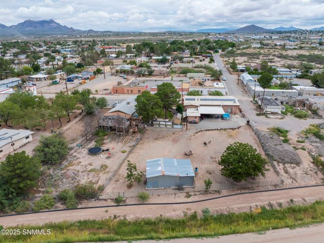 5351 Cristo Rey Street, Dona Ana, NM 88032