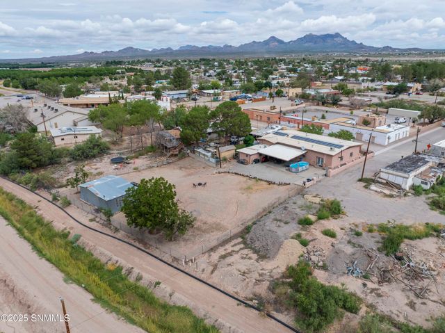 5351 Cristo Rey Street, Dona Ana, NM 88032