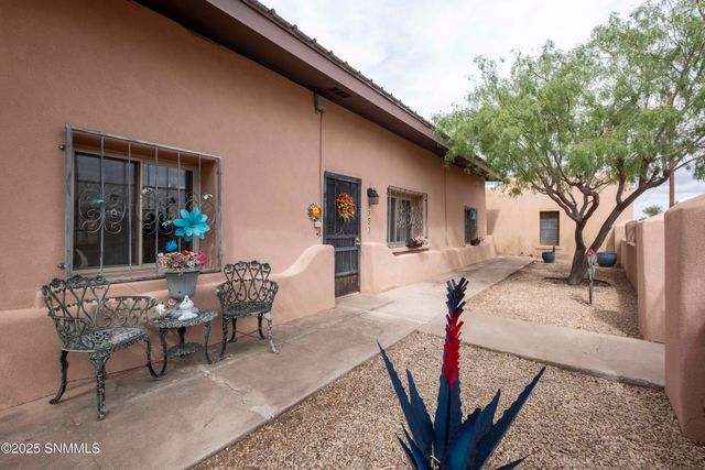 5351 Cristo Rey Street, Dona Ana, NM 88032