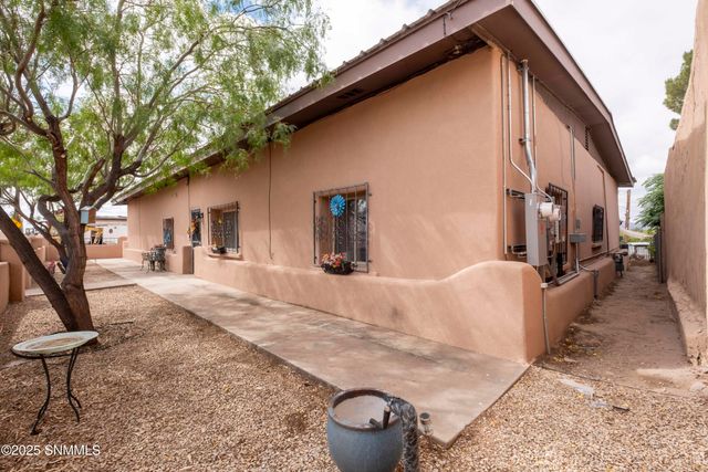 5351 Cristo Rey Street, Dona Ana, NM 88032