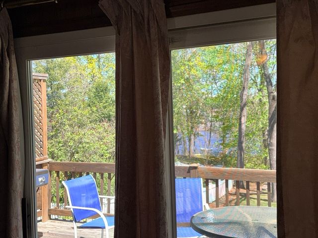 28 Robinhood Rd, Natick, MA 01760