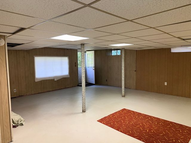 28 Robinhood Rd, Natick, MA 01760