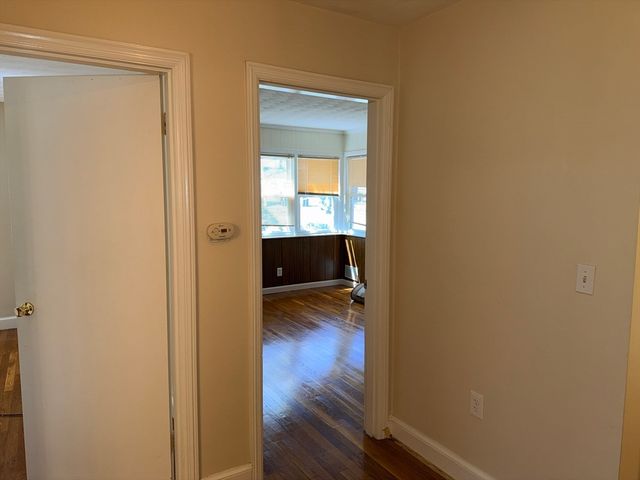 28 Robinhood Rd, Natick, MA 01760