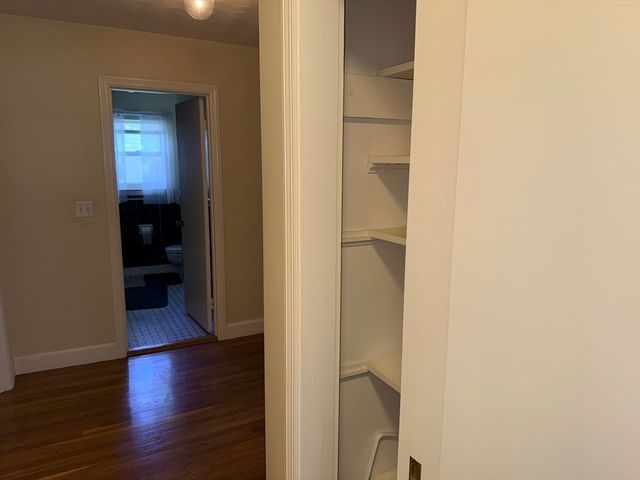 28 Robinhood Rd, Natick, MA 01760