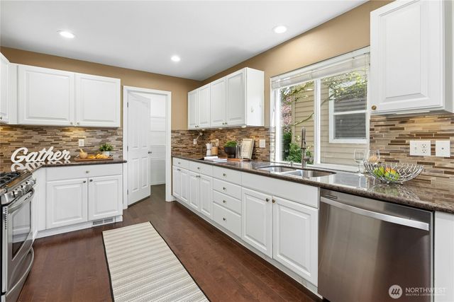 9512 226th Place NE, Redmond, WA 98053