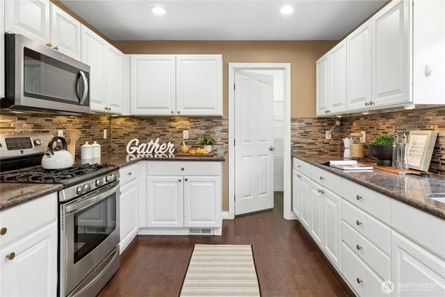 9512 226th Place NE, Redmond, WA 98053
