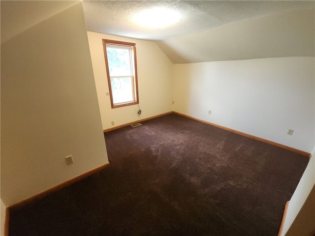 8 Elm Street, Bessemer, PA 16112