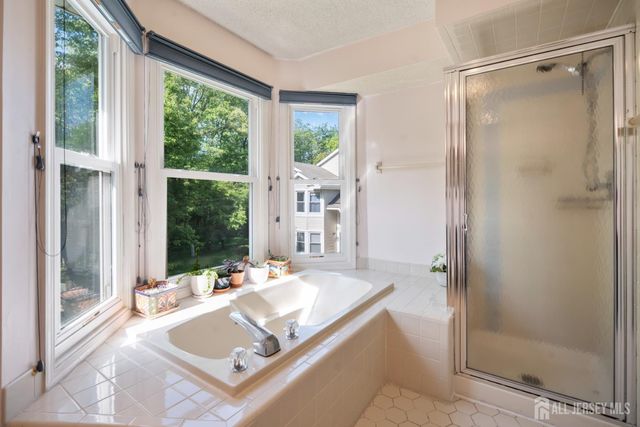 112 Lloyd Court, East Brunswick, NJ 08816