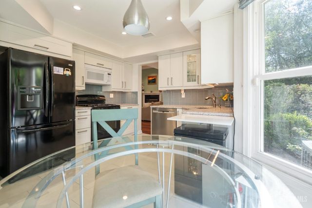 112 Lloyd Court, East Brunswick, NJ 08816