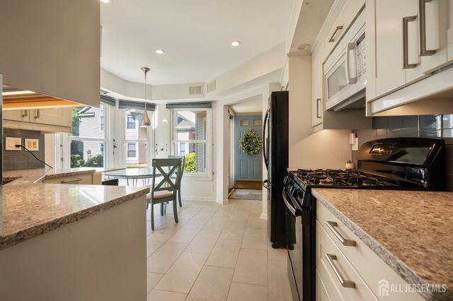 112 Lloyd Court, East Brunswick, NJ 08816