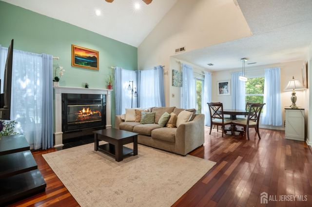 112 Lloyd Court, East Brunswick, NJ 08816
