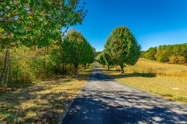 150 Ken Visage Lane, Lafayette, GA 30728