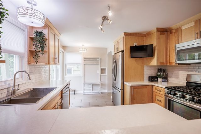 35 Stewart Drive, Gates, NY 14624