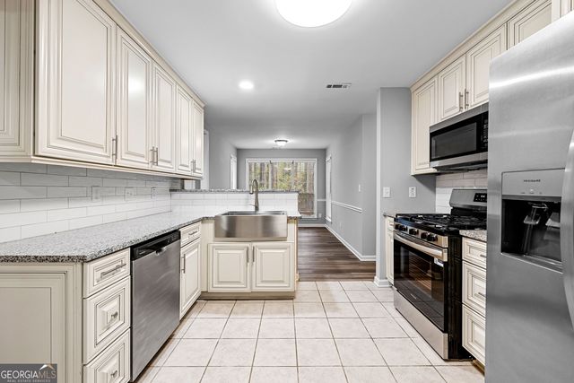 193 Kingsbrook Circle, Newnan, GA 30265