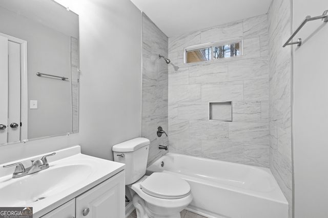 193 Kingsbrook Circle, Newnan, GA 30265