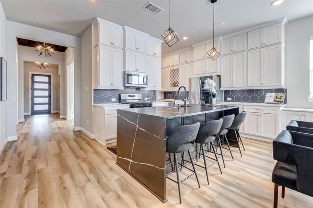 1719 Rustling Creek Drive, Missouri City, TX 77459