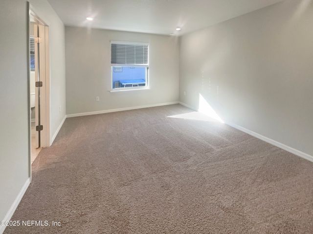 10560 MAIDSTONE COVE Drive, Jacksonville, FL 32218