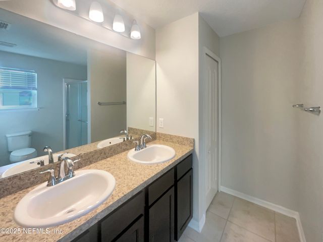 10560 MAIDSTONE COVE Drive, Jacksonville, FL 32218