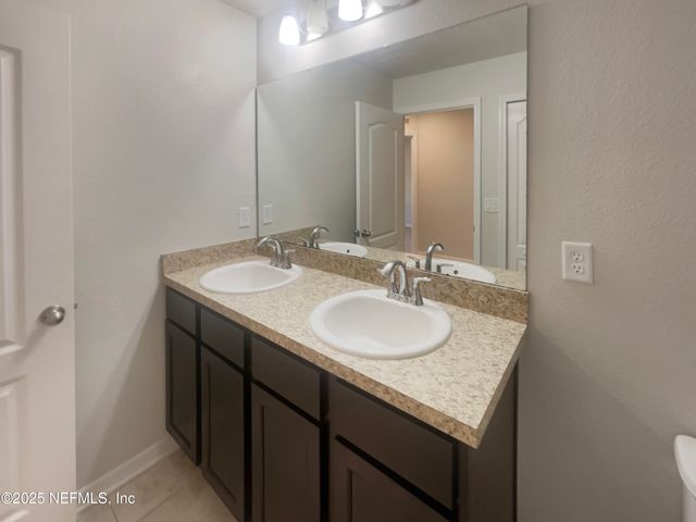 10560 MAIDSTONE COVE Drive, Jacksonville, FL 32218