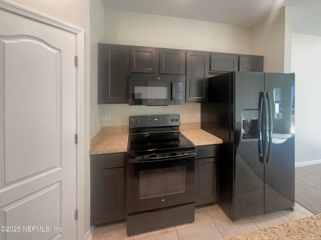 10560 MAIDSTONE COVE Drive, Jacksonville, FL 32218